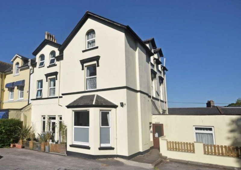 A 2 bedroom Ground level Apartment situated close to the sea front