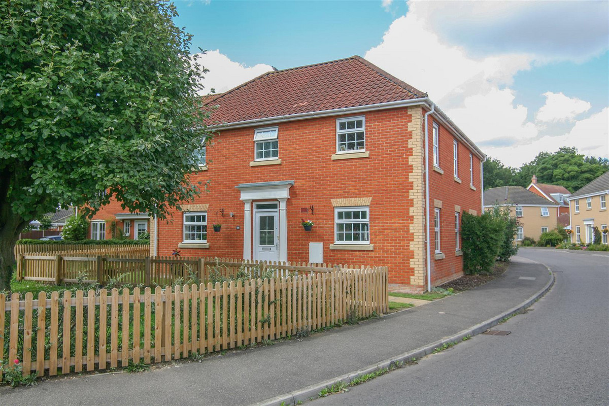A superbly presented family home in Rendlesham. Spacious accommodation includes 17' LIVING ROOM, separate DINING ROOM and PLAYROOM, utility and KITCHEN/BREAKFAST ROOM. Bedroom One with EN-SUITE, and enclosed rear garden leading to the...