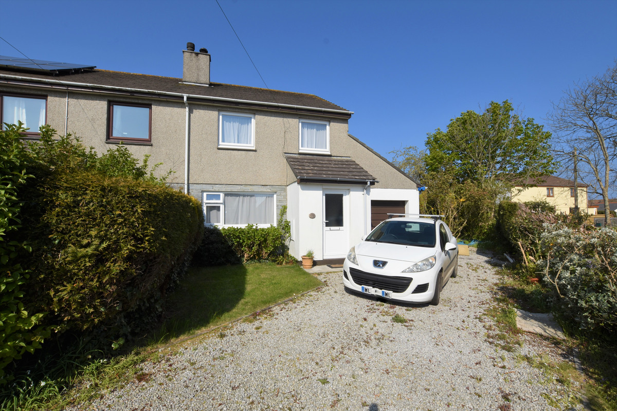 Three Bedroom Semi-detached House with Corner Plot
